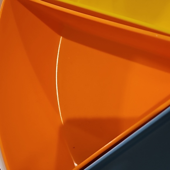 Multiple color trays multiple use party/art/snacks 14" 6 compartments removable - Picture 8 of 10